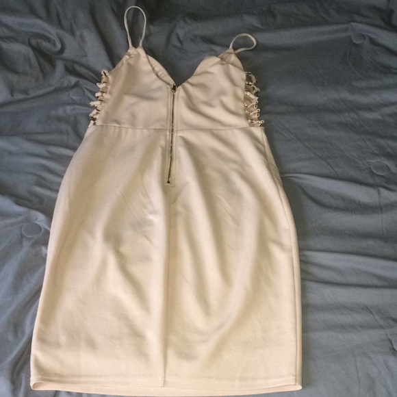 Dress - Picture 5 of 5